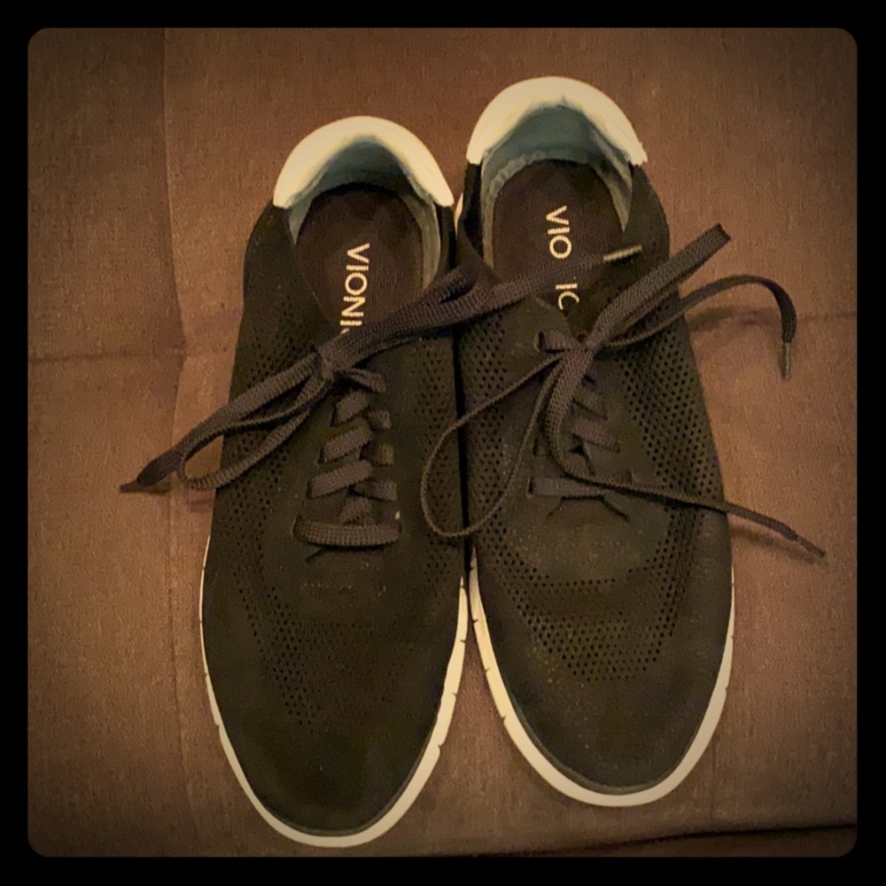 Vionic sneakers